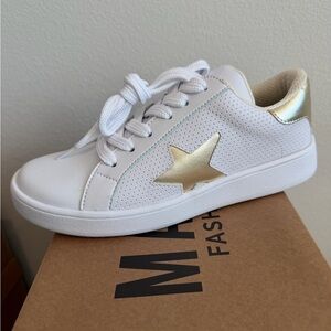 New in Box White and Gold Star Sneakers